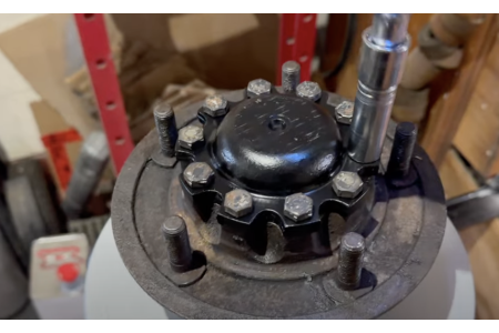 Classic Obsession : Restoring a Rolls-Royce Corniche | Rear Axle and Hub Restoration | Video Tutorial